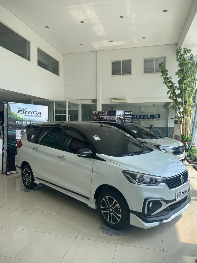 ertiga white